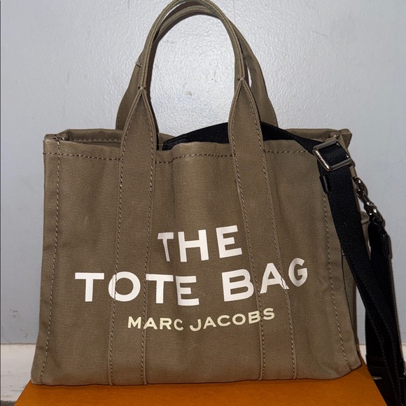 Marc Jacobs Handbags - Marc Jacobs Khaki Messenger Bag